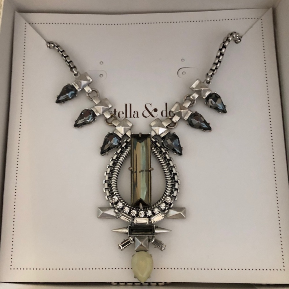 Stella & Dot Eclipse Pendant Necklace
